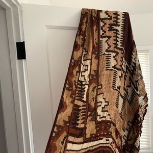 Theodora and Callum Wrap/Scarf